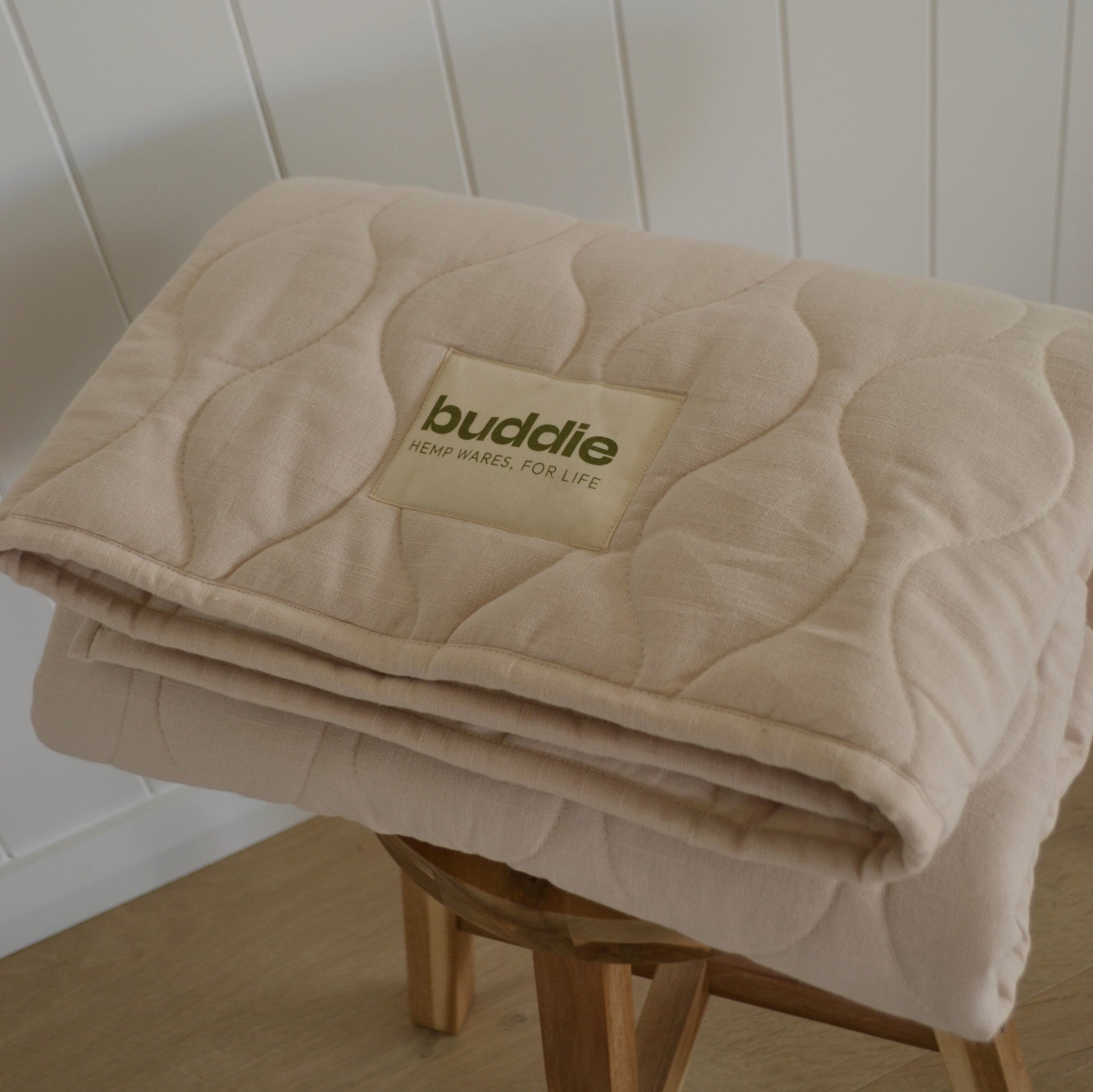 Foldable play mat for babies and kids play rooms.
