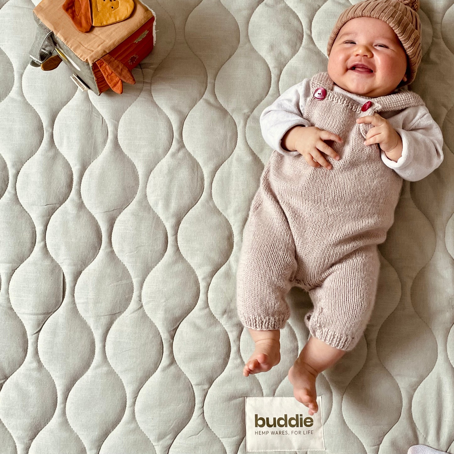 Soft baby play mat for tummy time. Great baby shower gift for new mums. Nursery floor mat. Best infant play mat.